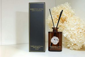 English Pear & Freesia Reed Diffuser